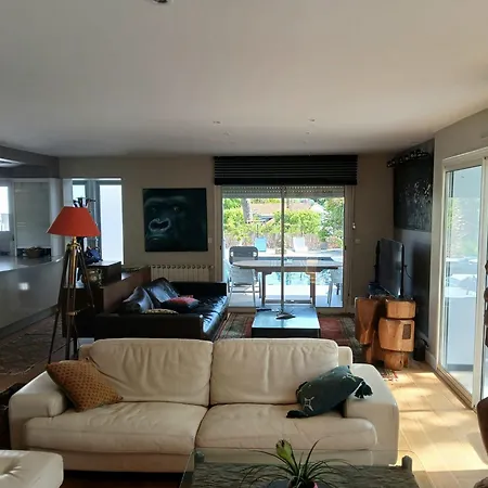 Villa Avec Piscine A Cadre Privilegie A 5 Min Des Plages *